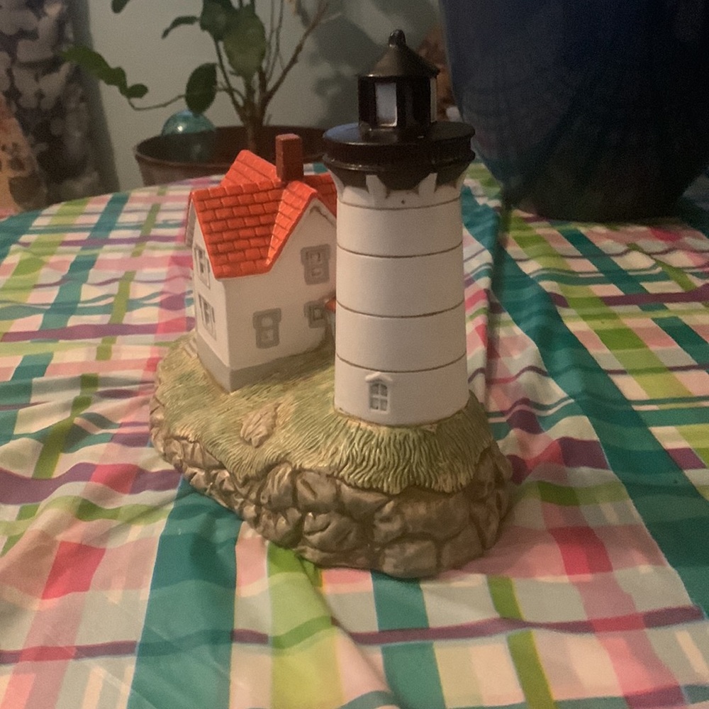 Lighthouse - Picture 4 of 5